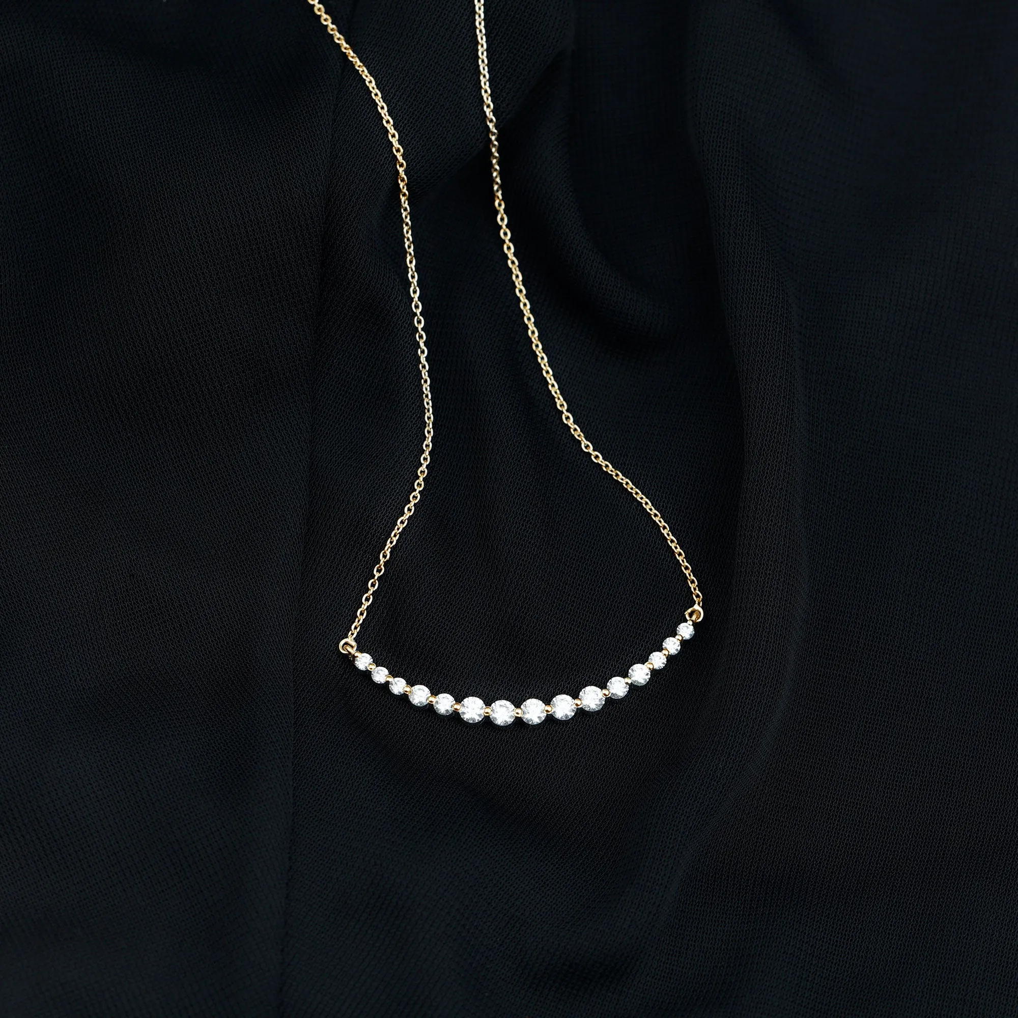 1 CT Elegant Zircon Curved Necklace in Gold