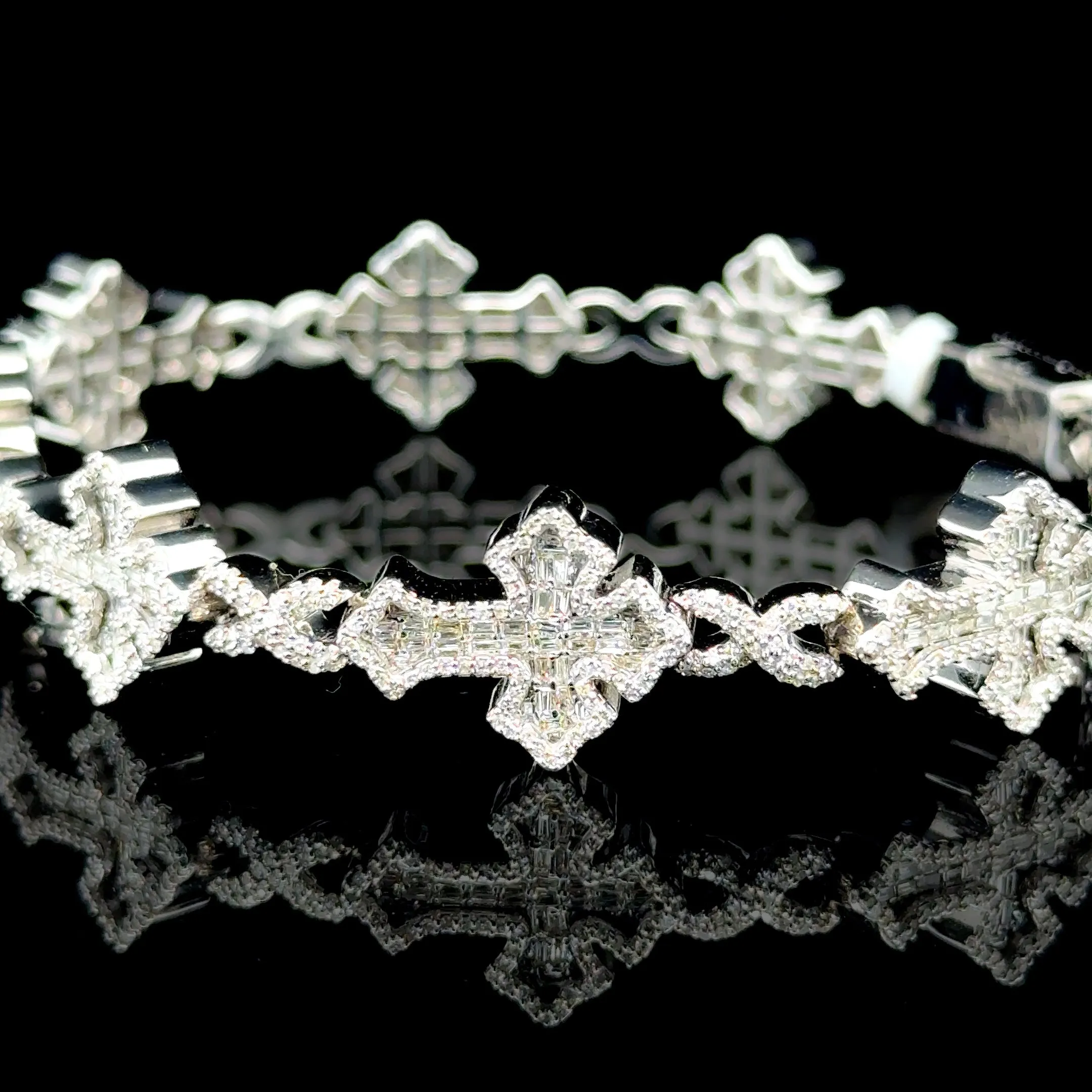 10K White Gold Diamond Cross Bracelet (2.88ct, 8-inch)
