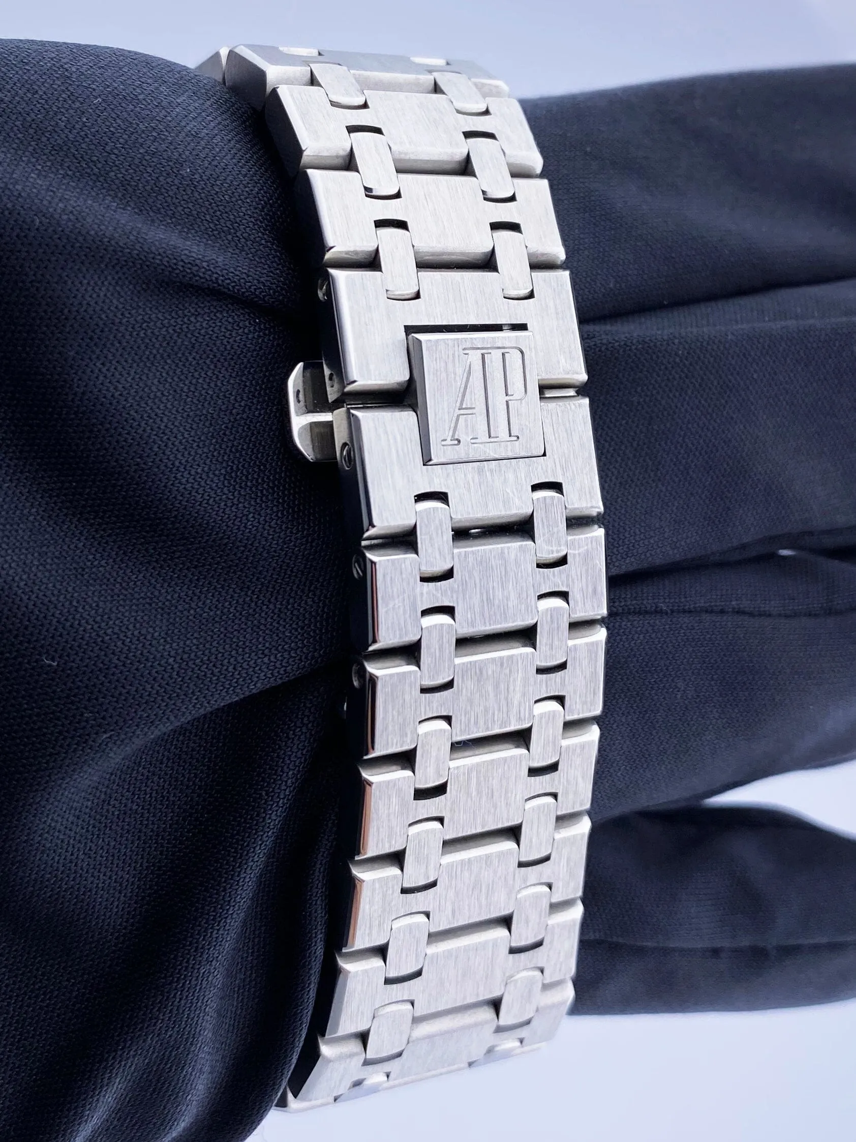 Audemars Piguet Royal Oak 15300ST Mens Watch Box & Papers