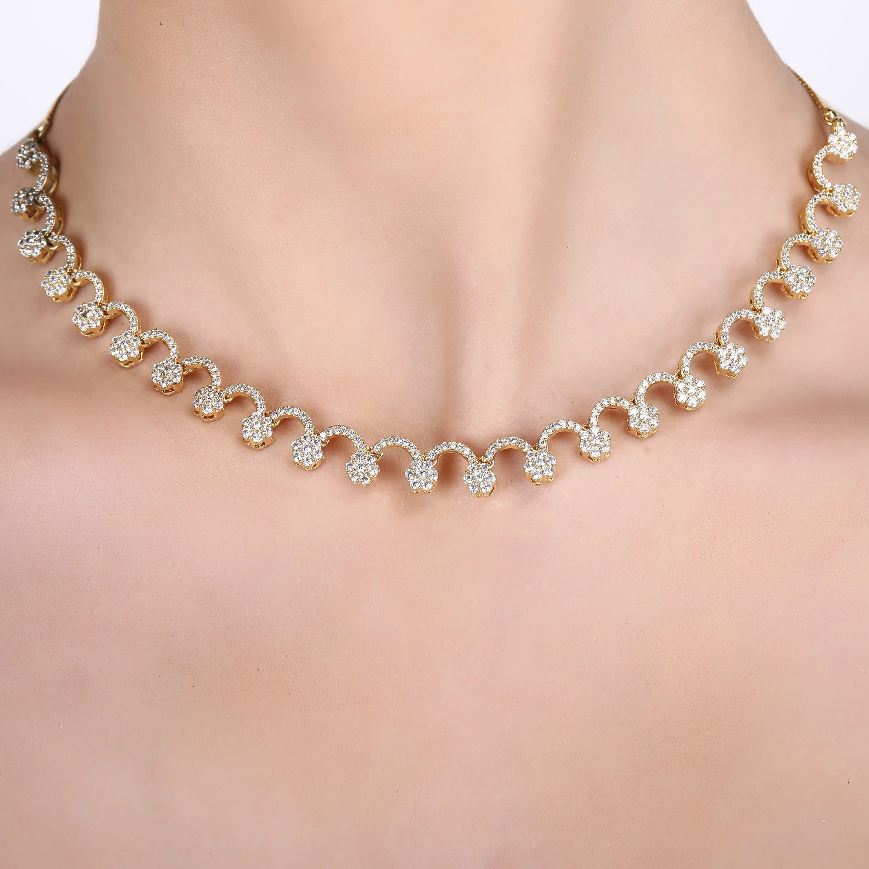 AVIGNA NECKLACE