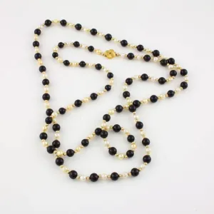 Extra Long Necklace in Black Jade and Pearls