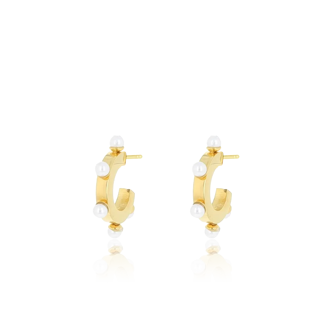 Gold coloured earrings with pearls