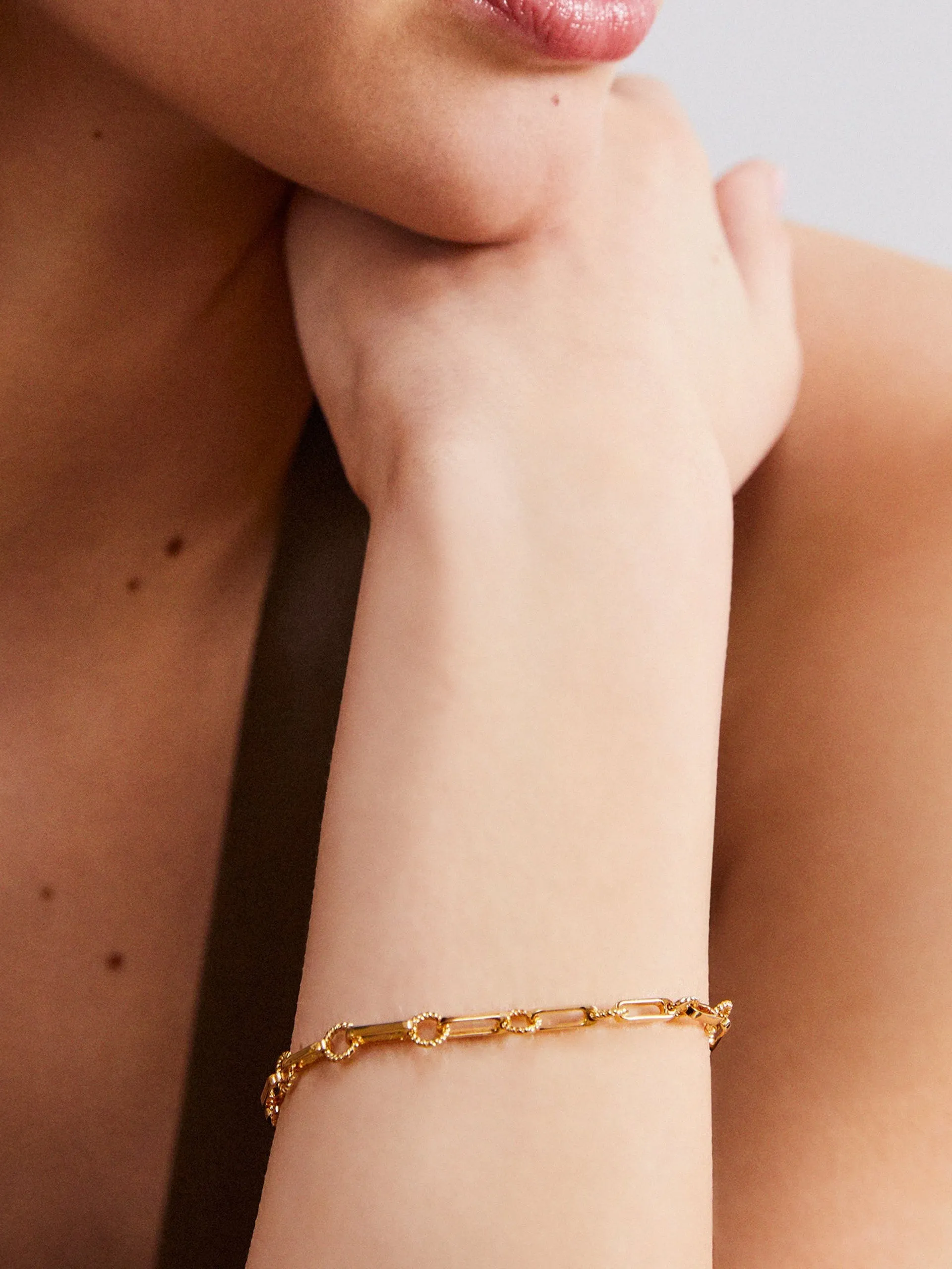 Gold twisted link vintage chain bracelet