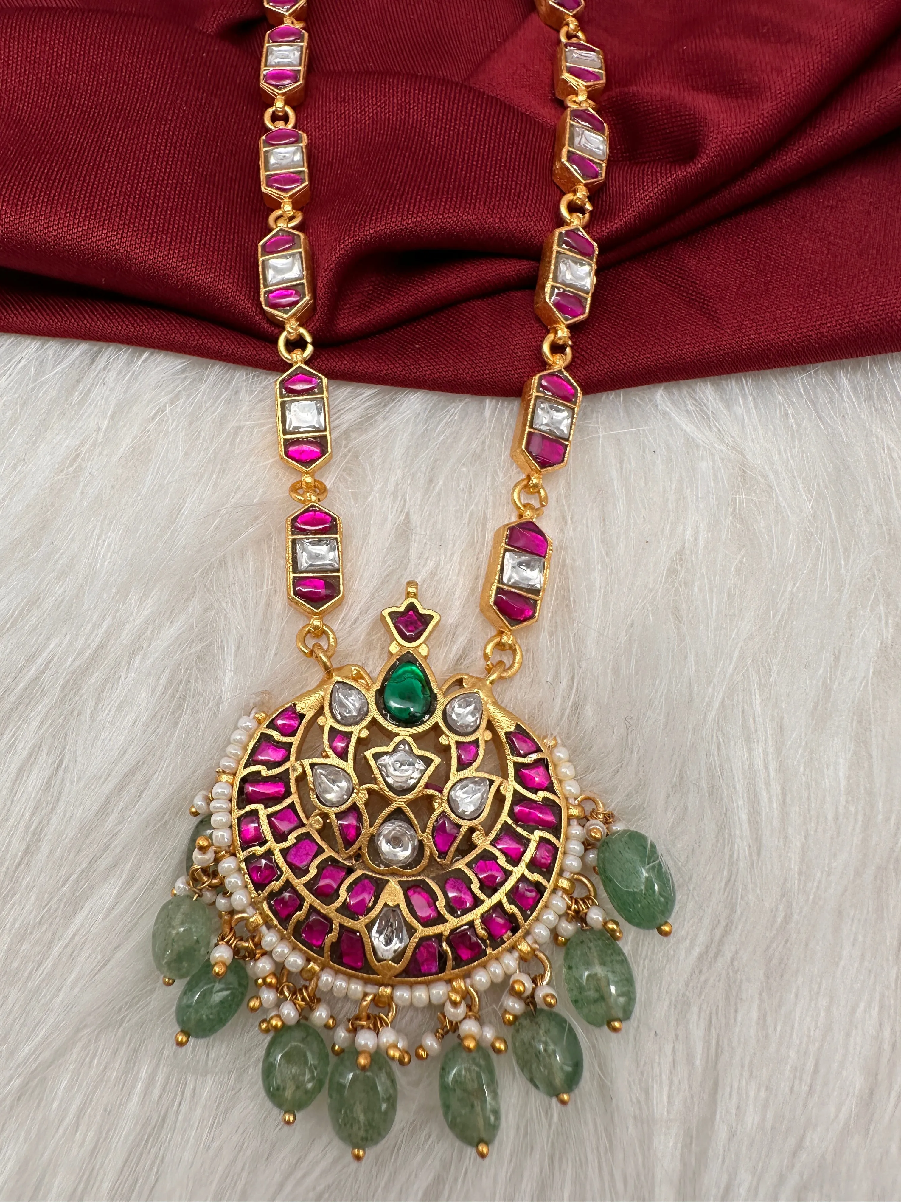 Jadau Kundan Emerald Beads Dainty Necklace