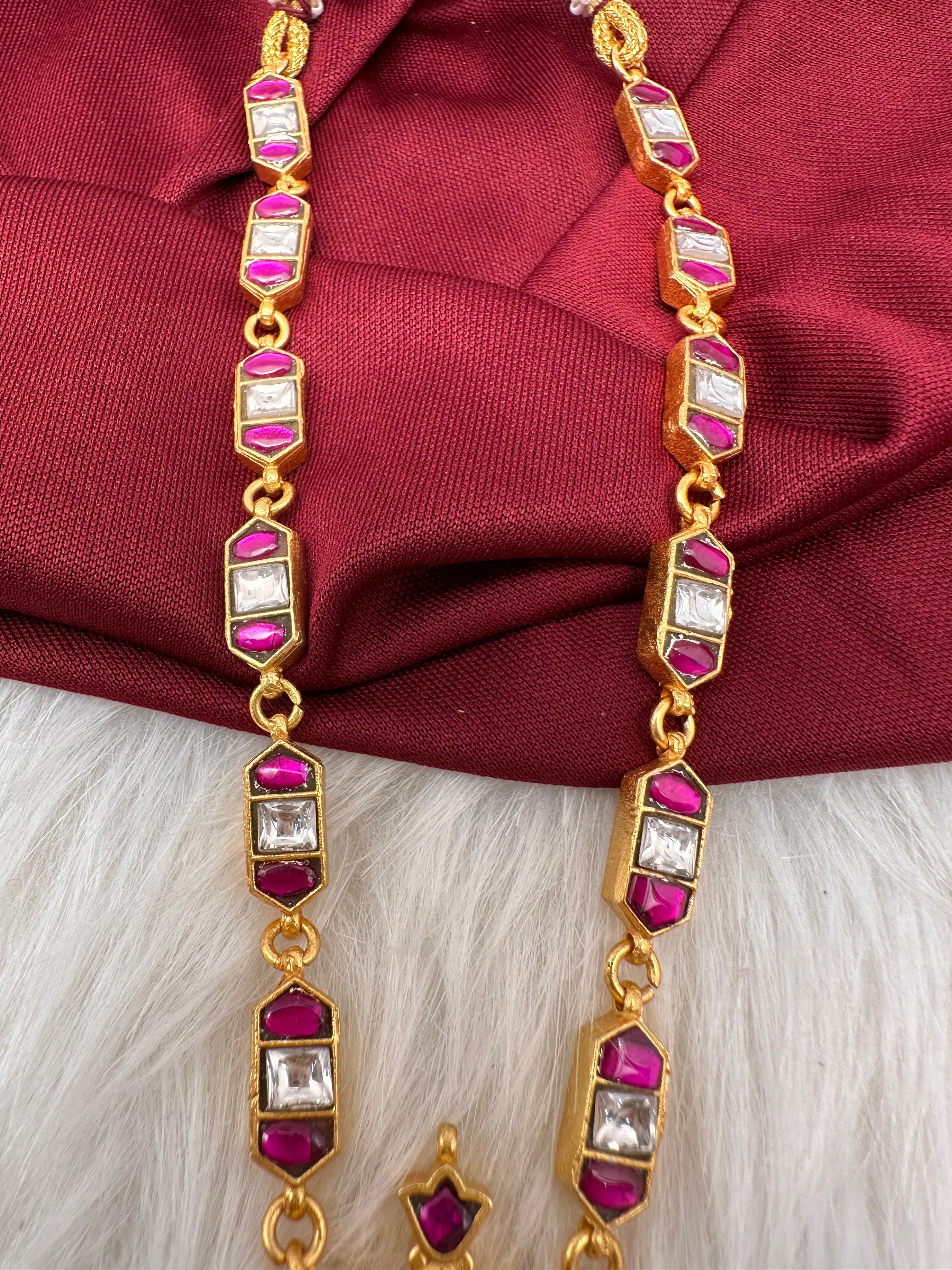 Jadau Kundan Emerald Beads Dainty Necklace