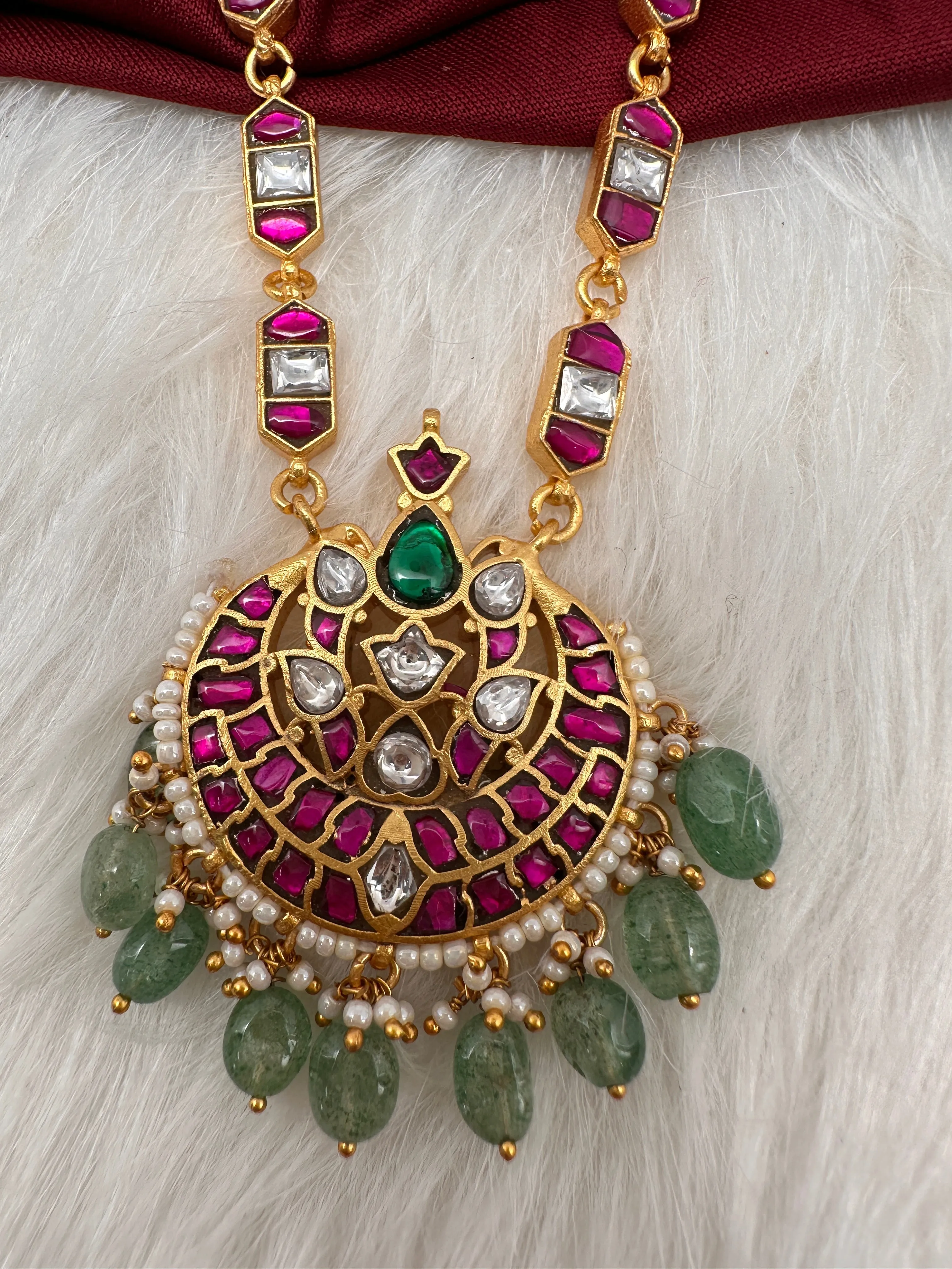 Jadau Kundan Emerald Beads Dainty Necklace