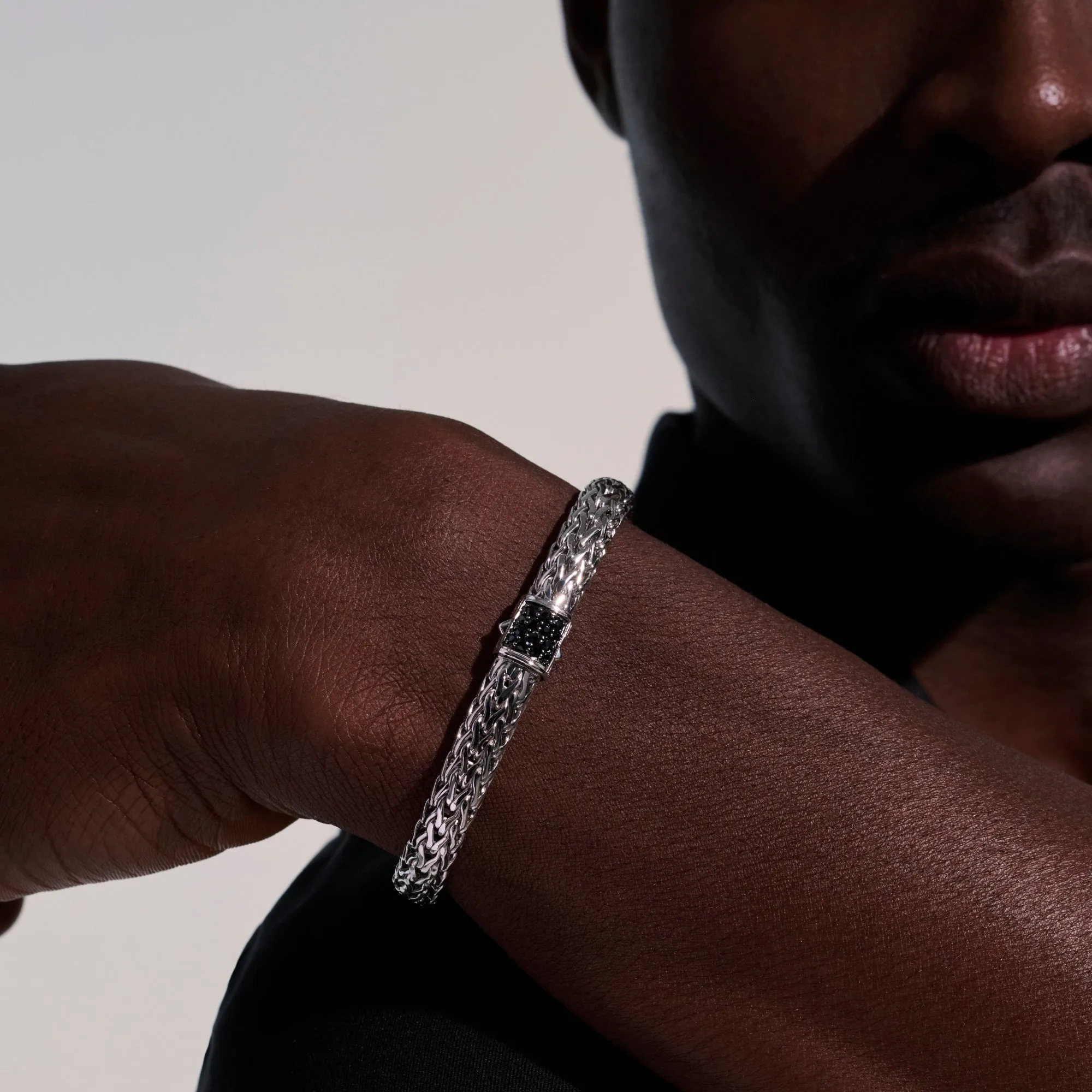JOHN HARDY STERLING SILVER ICON BRACELET WITH BLACK SAPPHIRE CLASP