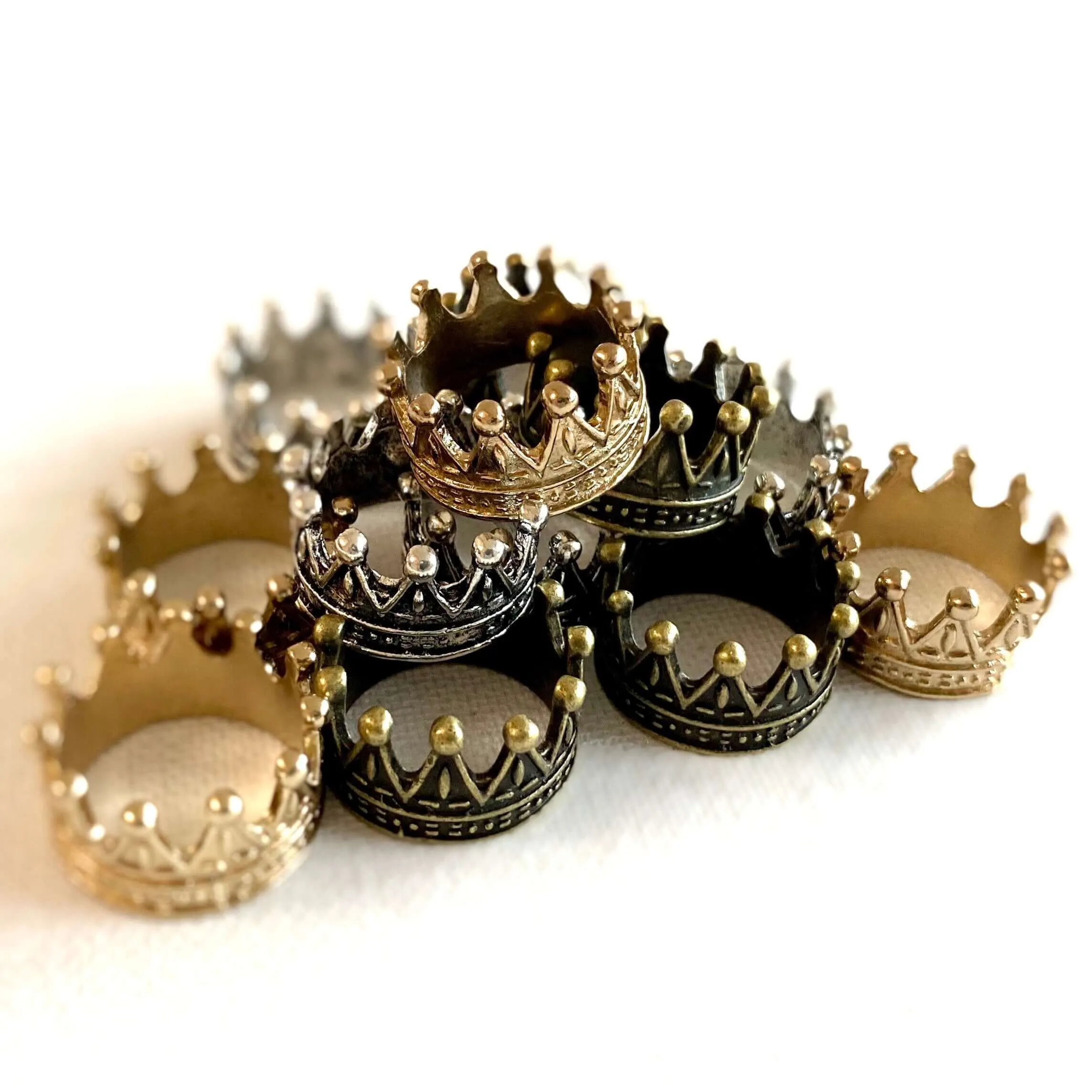 Metal Doll Crown Dollhouse Miniature 1/12 scale