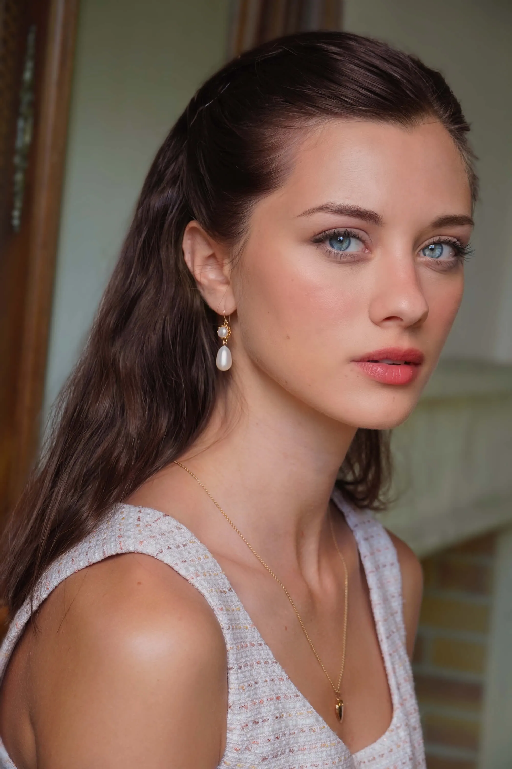 Mira Pearl Earrings