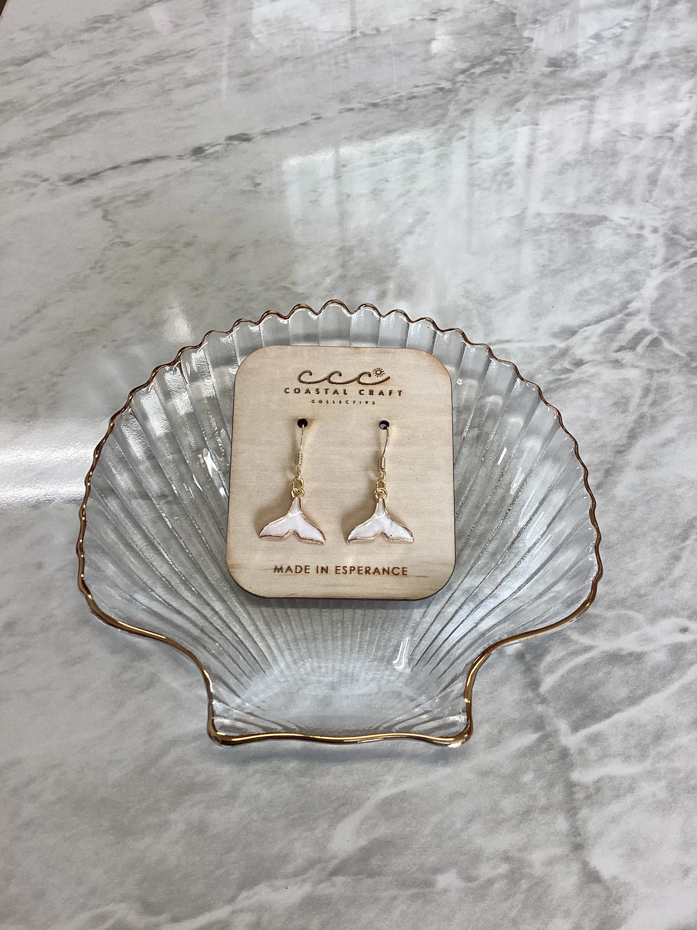 Whale Tail Outline Pearl Drop Earring