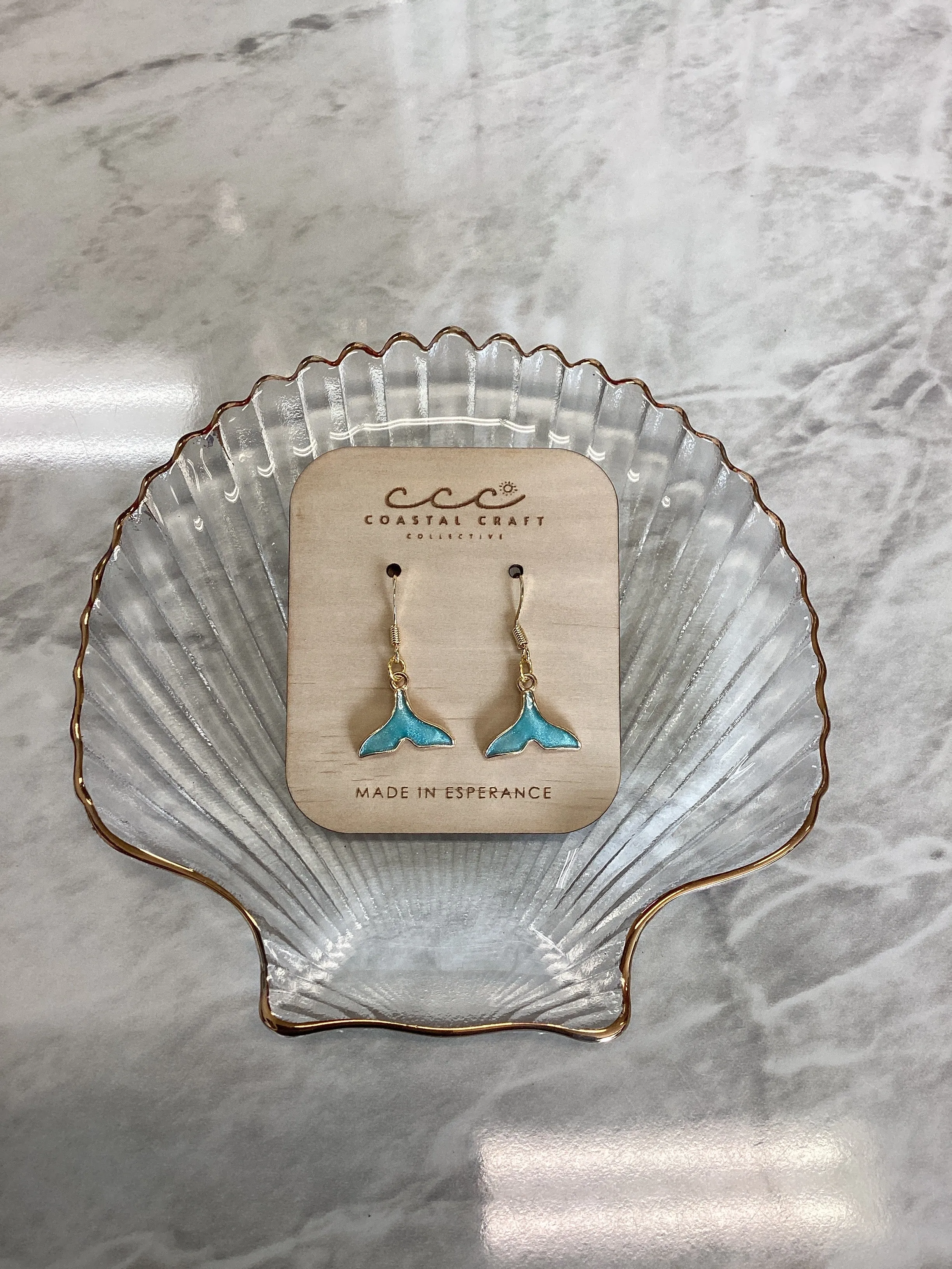 Whale Tail Outline Pearl Drop Earring