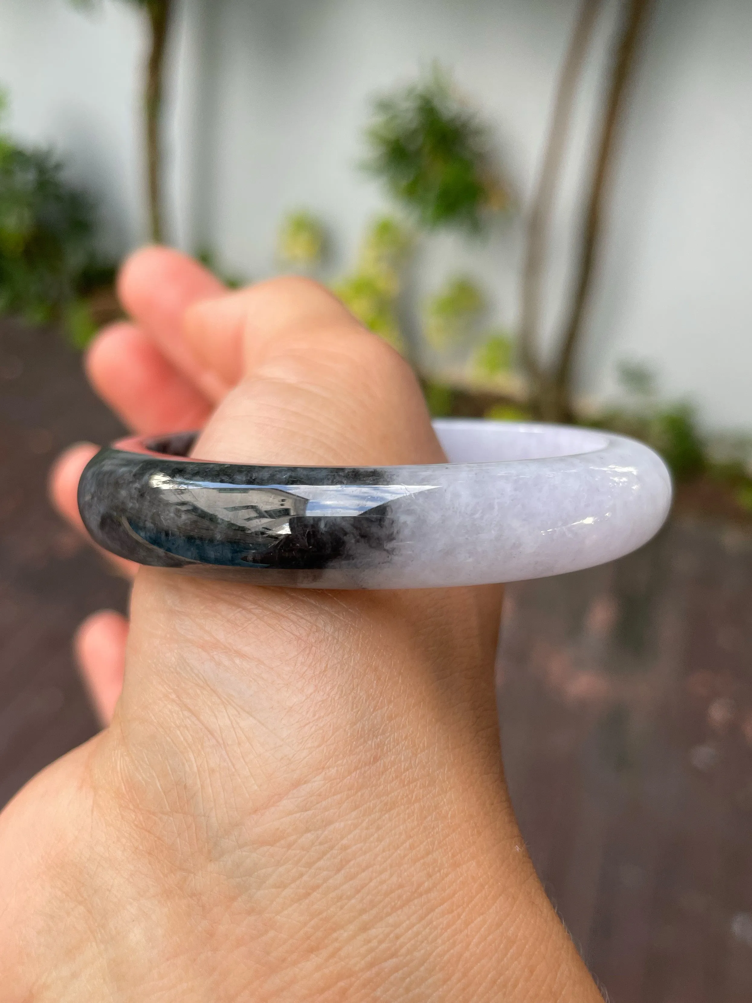 White With Black Jade Bangle | 56mm (NJBA173)