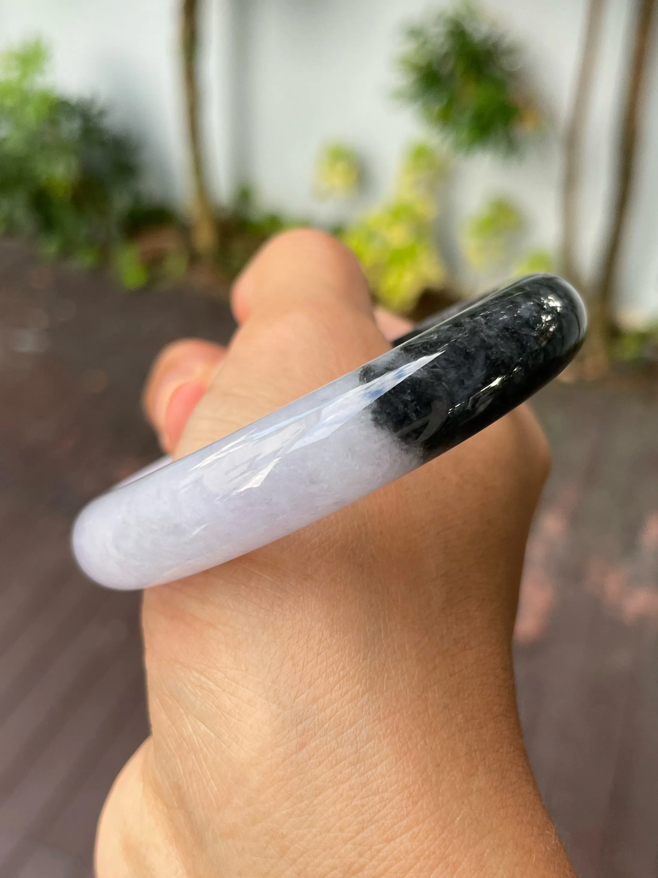 White With Black Jade Bangle | 56mm (NJBA173)